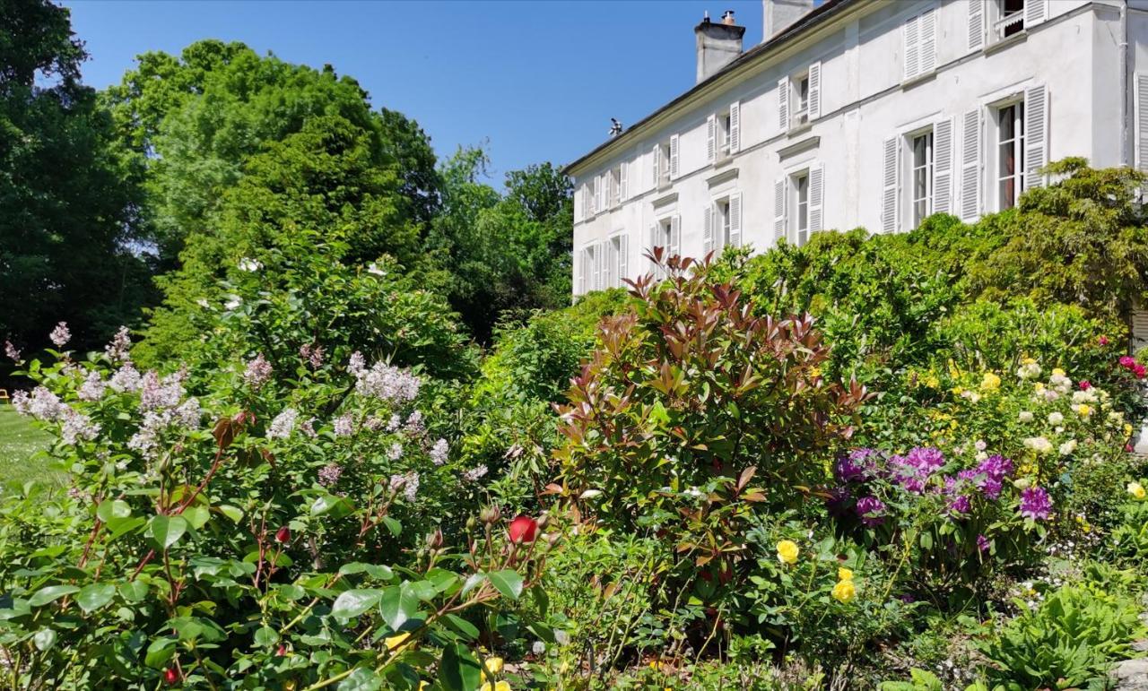 Chateau De Brinville Saint-Sauveur-sur-Ecole Exteriér fotografie